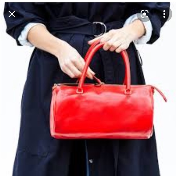 Clare V Grande Pepe in cherry red - Picture 3 of 8